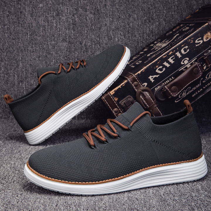 Stylischer Herren Freizeitschuh, bequemer Sportschuh mit Schnürung & robuster Sohle.
