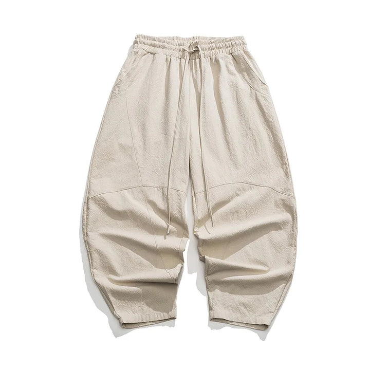 Vorderansicht einer eleganten Herren-Weithose in Beige, moderne Passform. Ideal als bequeme Freizeithose im Winter.