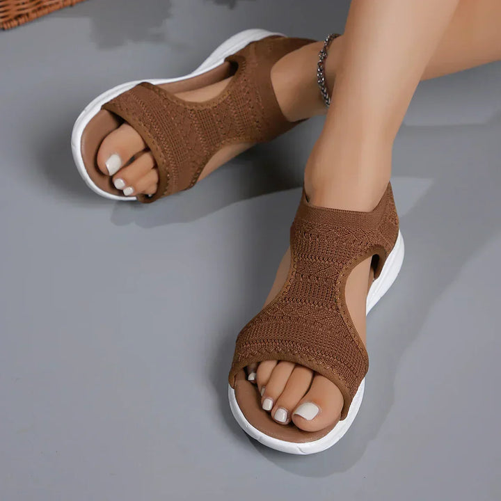Moderne Damen Sandalen. Orthopädische Komfortschuhe mit ansprechendem Design und ganztägigem Halt.