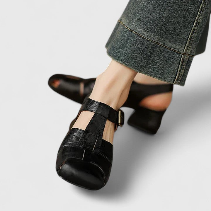 Stilvolle Damen Sandalen mit rutschfestem Blockabsatz und bequemen Schnallenriemen.