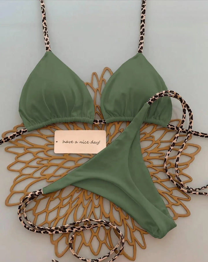 Fashion Damen Bikini-Set Leopardenmuster Tanga. Figurbetonte Swimwear für unvergessliche Sommertage.