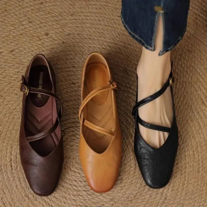 Stilvolle Mary Jane Ballerinas in Braun, Vintage-Look, bequeme Damenschuhe für Büro & besondere Anlässe.