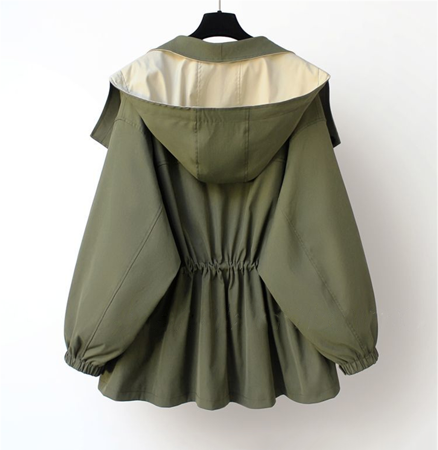 Weiße winddichte Damen Wanderjacke, atmungsaktiv & wetterfest, für aktive Tage im Freien.