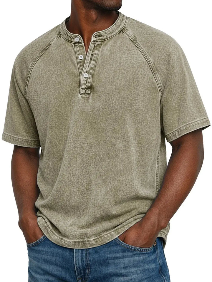 Kragendetail des vielseitigen Herren Button-up-Hemds, für einen gepflegten Look.
