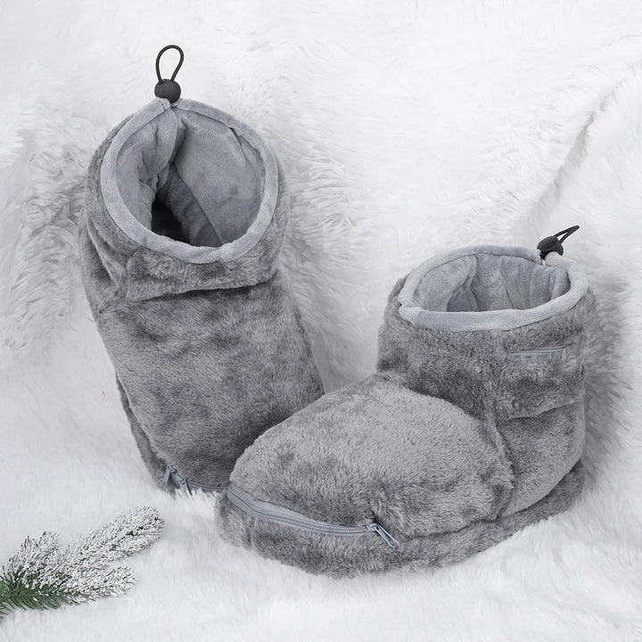 Gemütliche USB-Heizpantoffeln mit weichem Plüschfutter. Perfektes Winter-Geschenk für garantiert warme Füße.