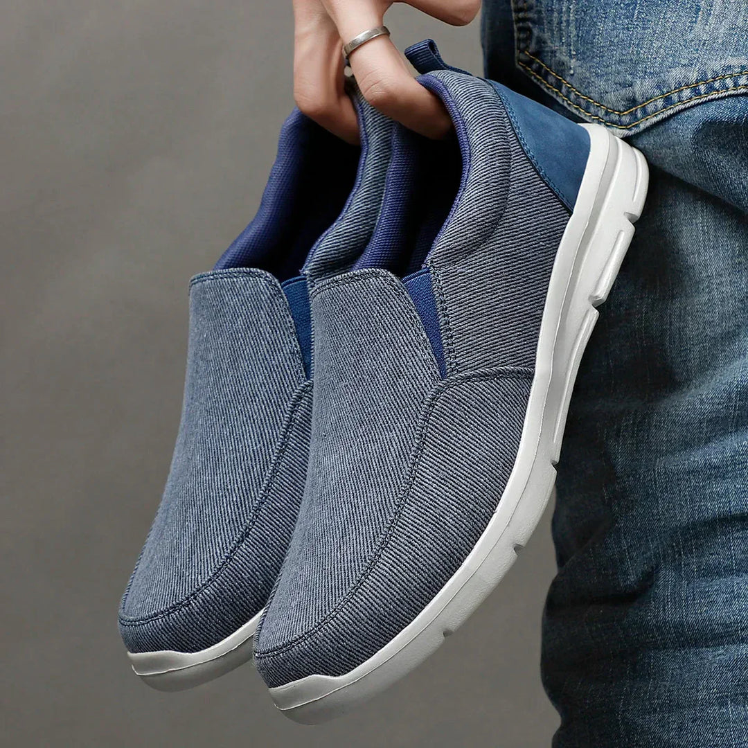 Stilvolle Herren Slip-On Slipper, leichte Alltagsschuhe mit weicher Polsterung für entspannte Stunden.