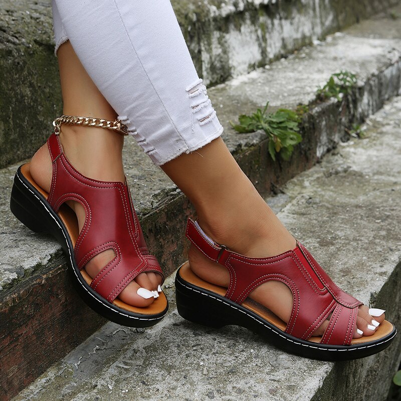 Elegante Damen Komfortschuhe: orthopädische Sandalen zur Linderung von Fuß- und Knieschmerzen.