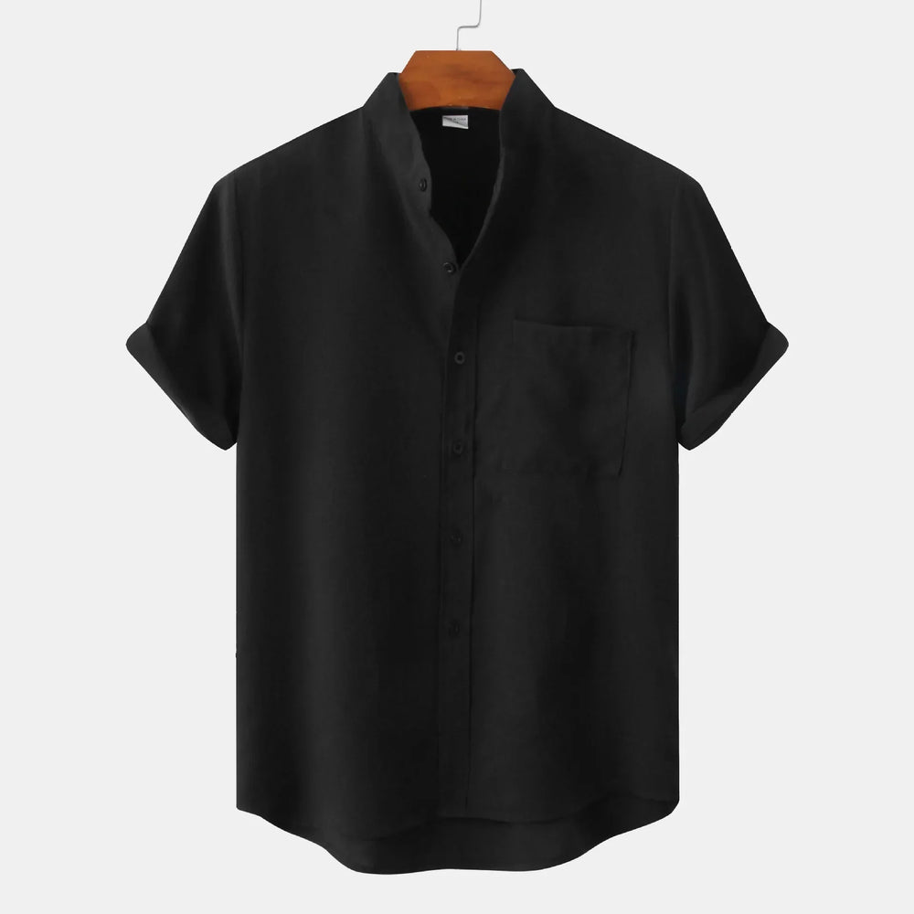 Modernes, atmungsaktives Herren Sommerhemd mit Knopfleiste. Perfekt für einen entspannten Casual-Look.