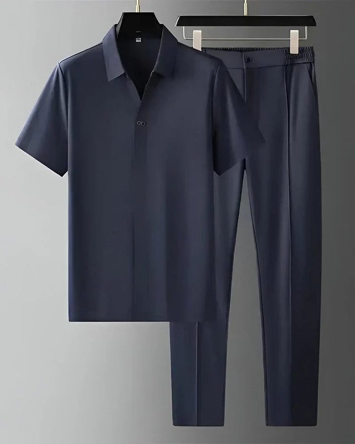 Bequeme Shorts aus dem Herren Polo Zweiteiler Freizeit Set, ideal für Sommer und entspannte Anlässe.