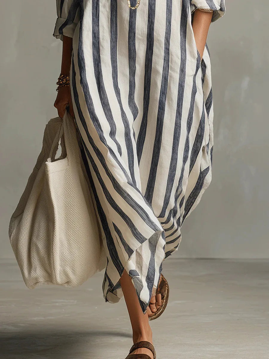 Bequemes Damen Sommerkleid mit Streifen, tiefem V-Ausschnitt und Dreiviertelarm. Lässige Sommermode für Damen.