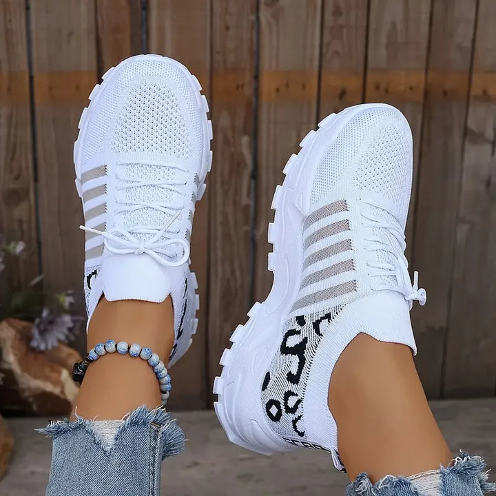 Leichte Damen Freizeitsneaker mit Leopardenmuster. Atmungsaktive und bequeme Damenschuhe für den Alltag.