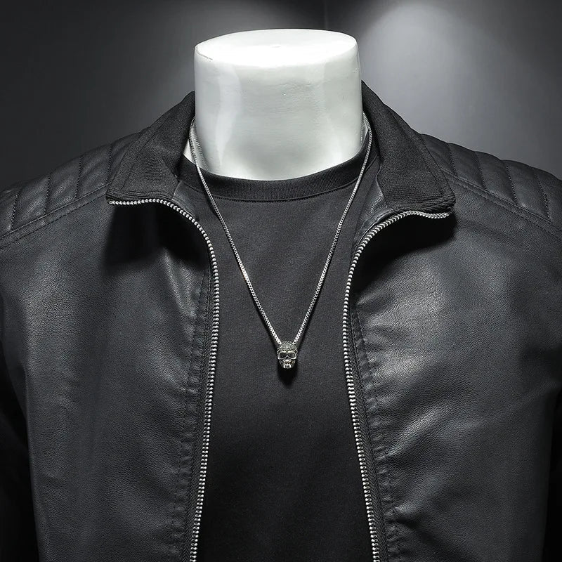 Lässige schwarze Slim Fit Herrenjacke mit Reißverschluss, perfekt für den Freizeit-Look.