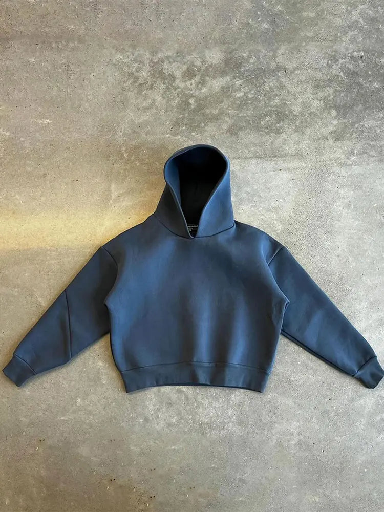 Gemütlicher Oversized Jogger und Hoodie im Set für Herren. Perfekt für Herbstmode.