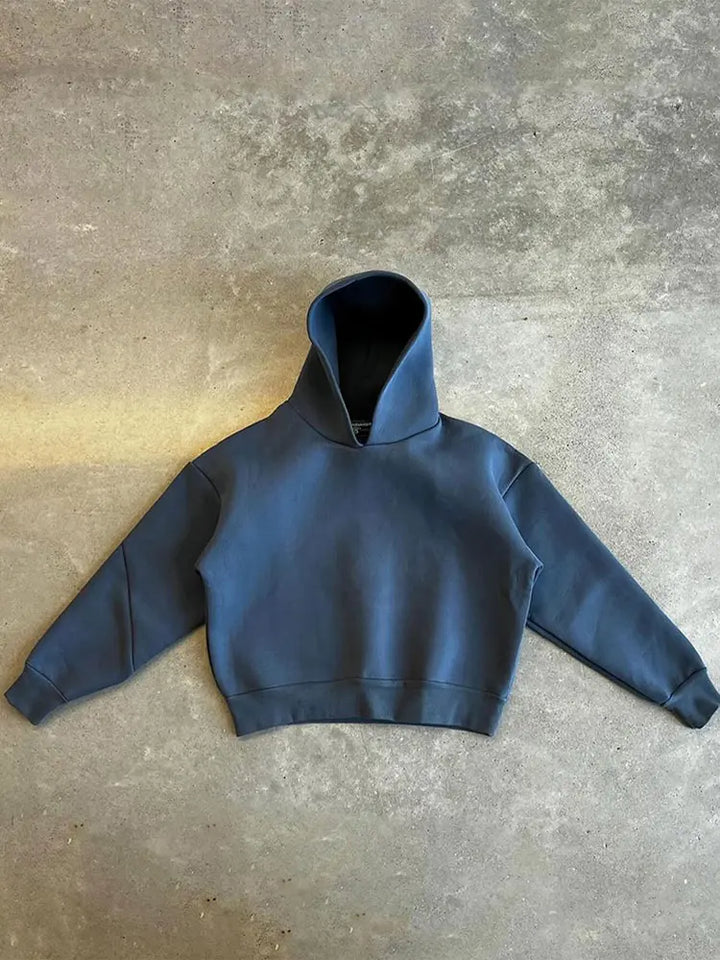 Gemütlicher Oversized Jogger und Hoodie im Set für Herren. Perfekt für Herbstmode.