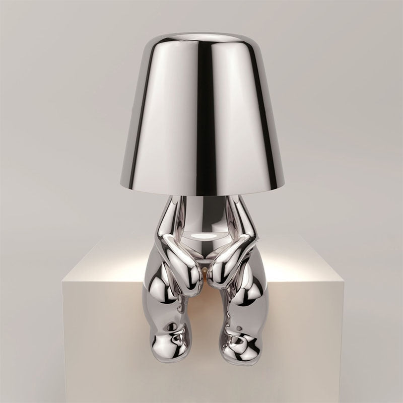 Elegante LED-Tischlampe aus Gold-Silber Metall und Glas, moderne Dekolampe für gemütliches Ambiente.
