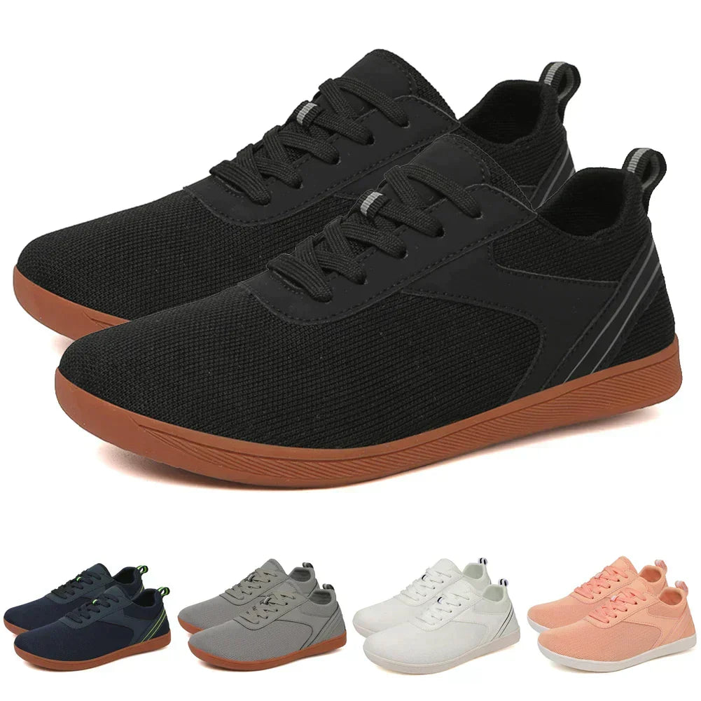 Dynamische Unisex Barfußschuhe Luno beim natürlichen Gehen, perfekt für Outdoor & Sport.