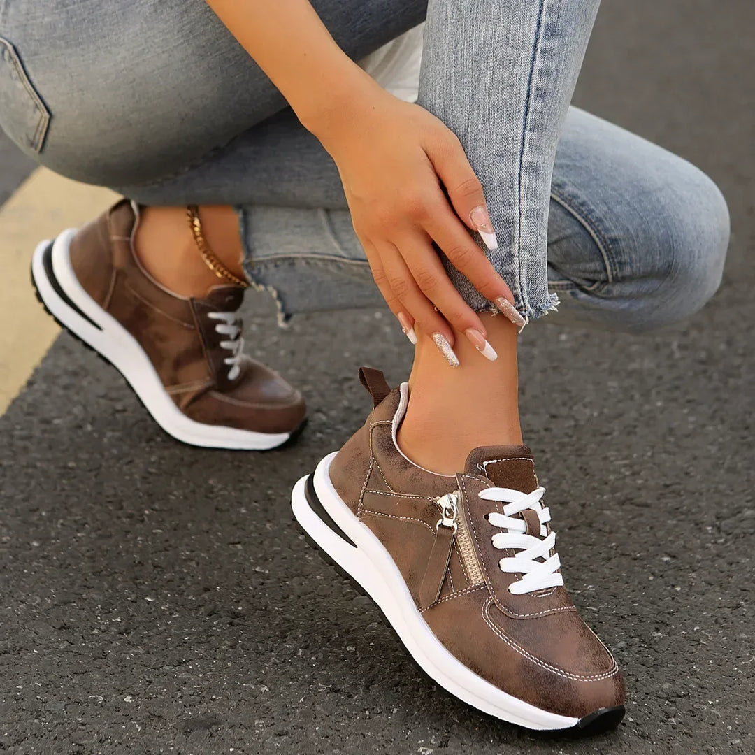 Vielseitige Damen Plateau Sneakers: orthopädisch, bequem, ideal für Alltag und modische Outfits.