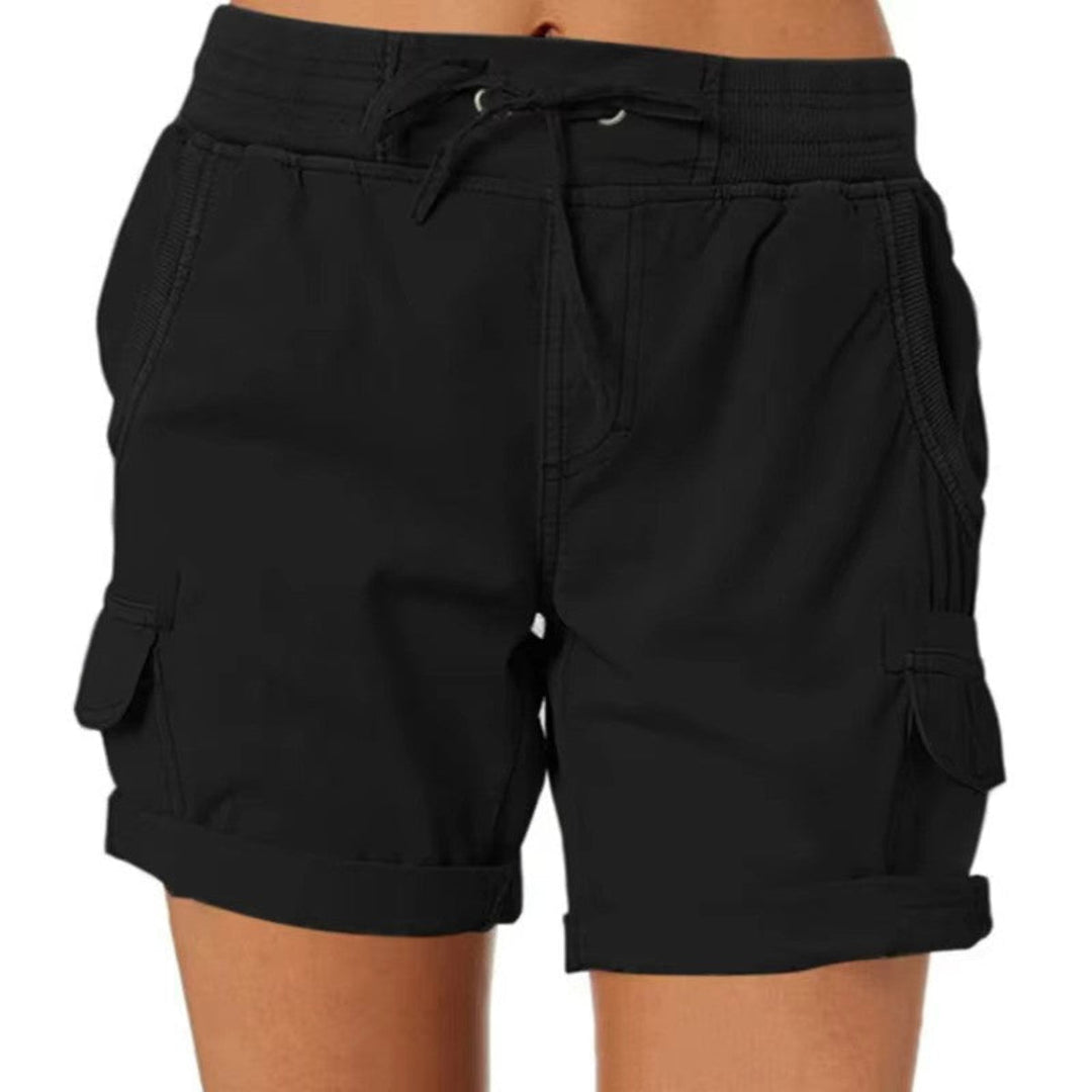 Sommerliche Damen Shorts, lässig und bequem, mit Seitentaschen, ideal als kurze Hose für heiße Tage.