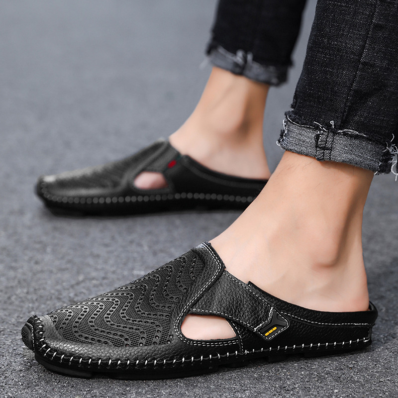 Moderne Herren Sandalen: Ansicht der stilvollen, atmungsaktiven Sommersandalen mit verstellbaren Riemen für jede Aktivität.