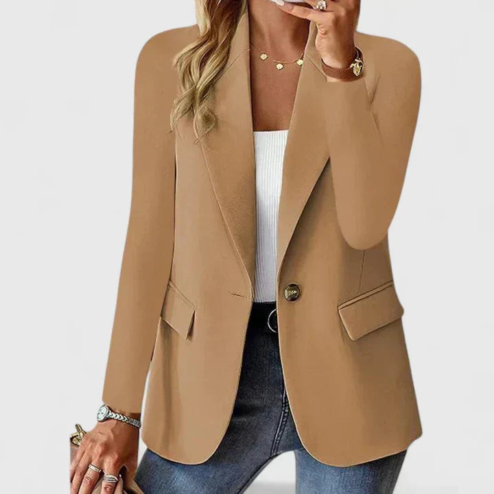 Modischer Damen Blazer, klassischer Regular Fit. Stilvoll für moderne Outfits, ideal für den Alltag.