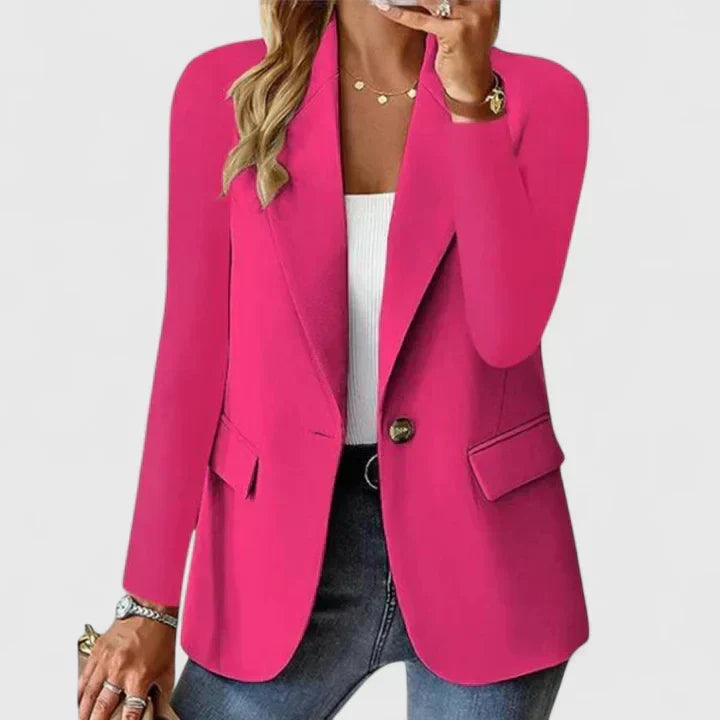 Schwarzer Damen Blazer, klassischer Regular Fit. Eleganter Business Look, vielseitig kombinierbar.