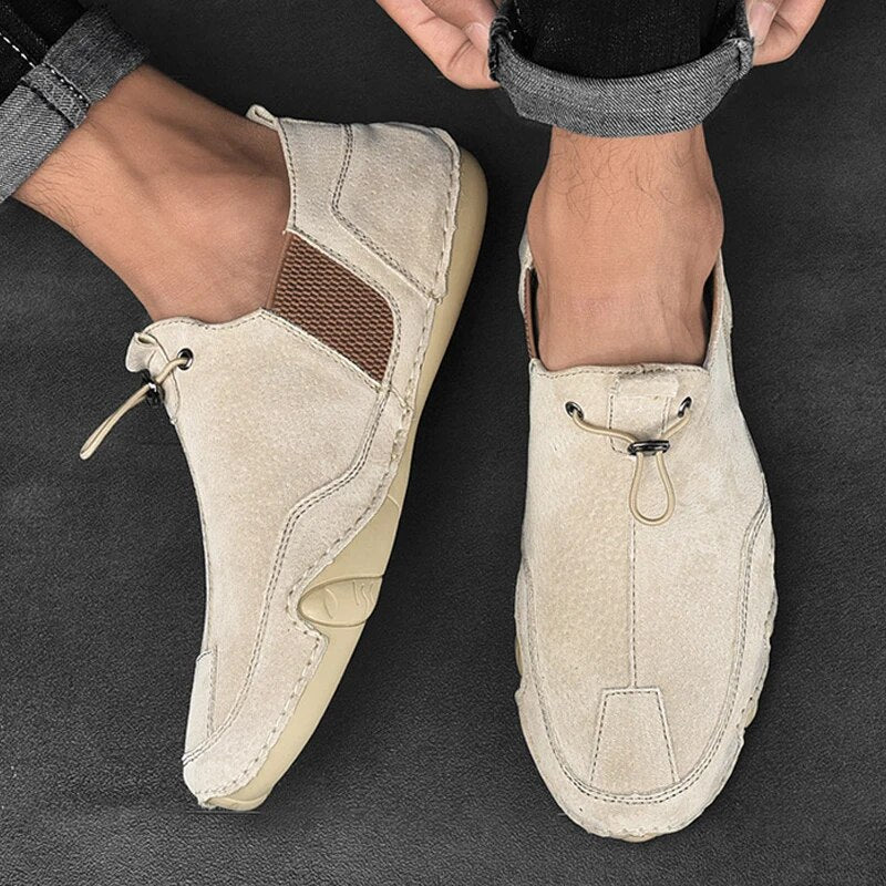 Elegante Herren Loafer in Schwarz, bequeme Slip-On Schuhe für Büro und Freizeit, klassischer Stil.