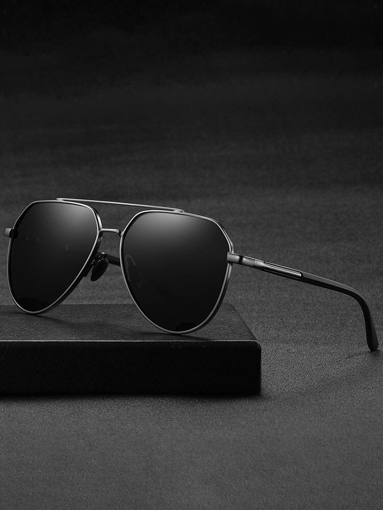 Elegante runde Herren Sonnenbrille. Polarisierte Gläser und hochwertiger Metallrahmen. Effektiver UV-Schutz.