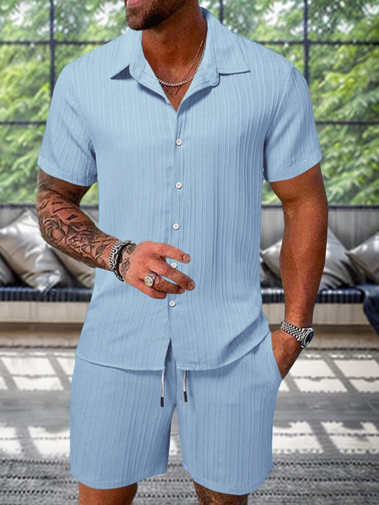 Bequemes Herren Casual Set für den Sommer, bestehend aus strukturiertem Hemd & Shorts.