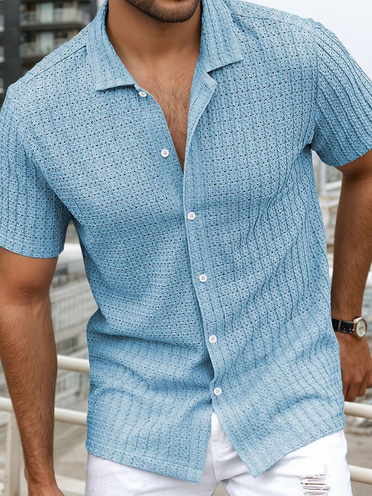 Rückansicht: Herren Jacquard Kurzarmhemd, Oversize-Schnitt. Bequemes Freizeithemd mit Kubanischem Kragen für warme Sommertage.