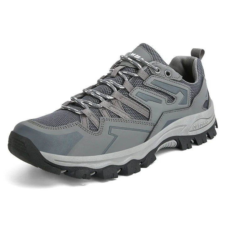 Hochwertige Trekkingschuhe für Damen, vereinen Leichtigkeit mit strapazierfähiger Qualität.