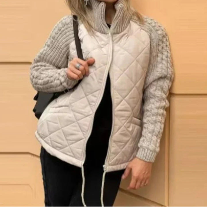 Eleganter Damen Casual-Mantel mit Reißverschluss, ideal für stilvolle Damenmode und Übergangszeiten.