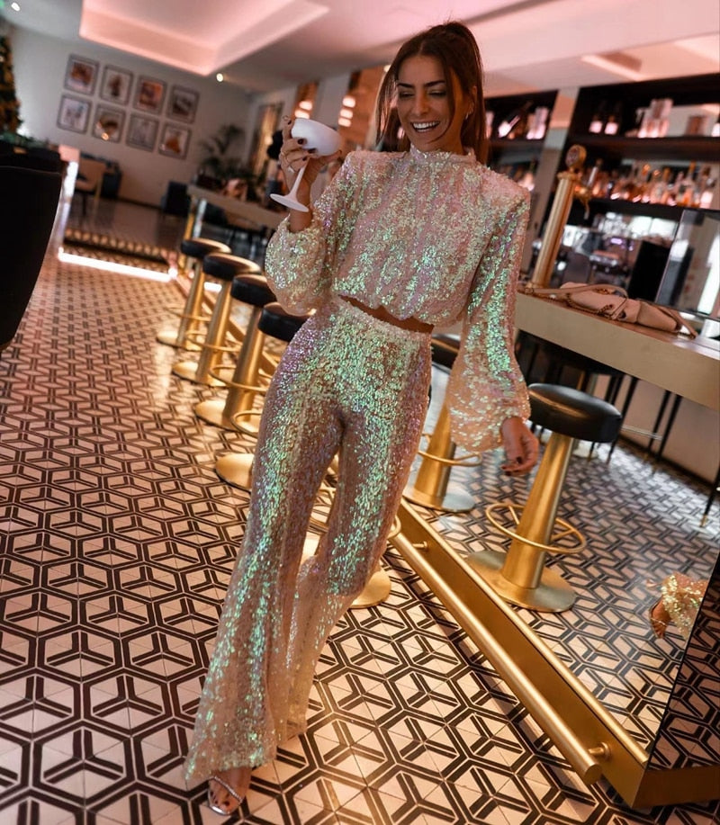 Glitzernder Damen Zweiteiler: Pailletten Croptop & Highwaist Hose. Perfekt für Weihnachtsfeier & Silvesterparty.