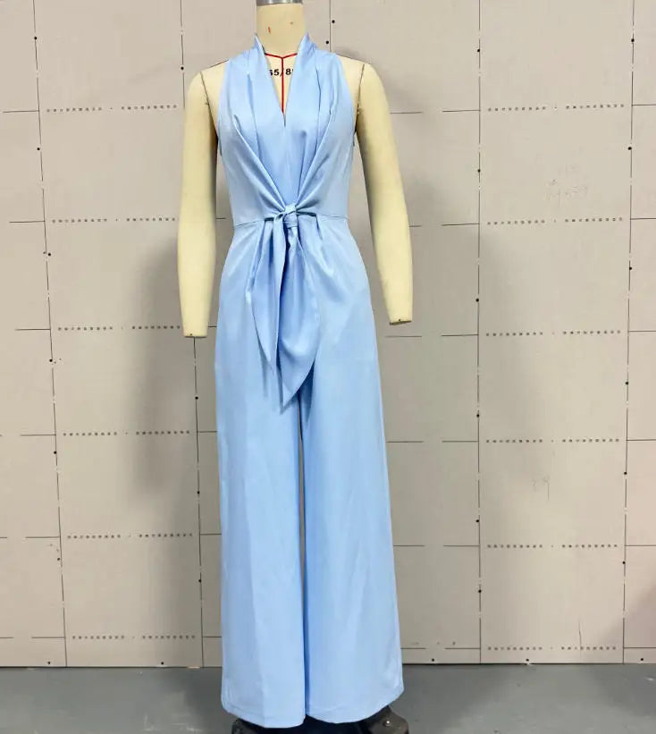 Festlicher Damen Overall mit V-Ausschnitt, verstellbarer Schnürung & trendigem weitem Bein. Ideal für Partys.