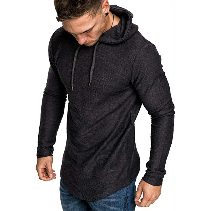 Vielseitiger Herren Hoodie Slim Fit. Bequemer Kapuzenpullover für den Alltag, Freizeit & Layering-Looks.
