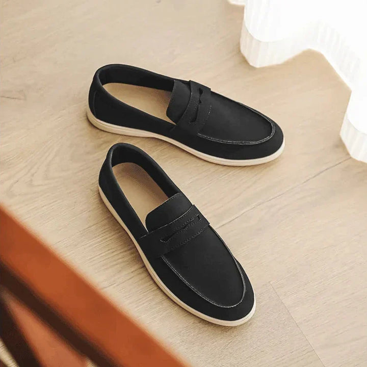 Seitenansicht der eleganten Herren Loafer, hochwertige Schuhe für Business.