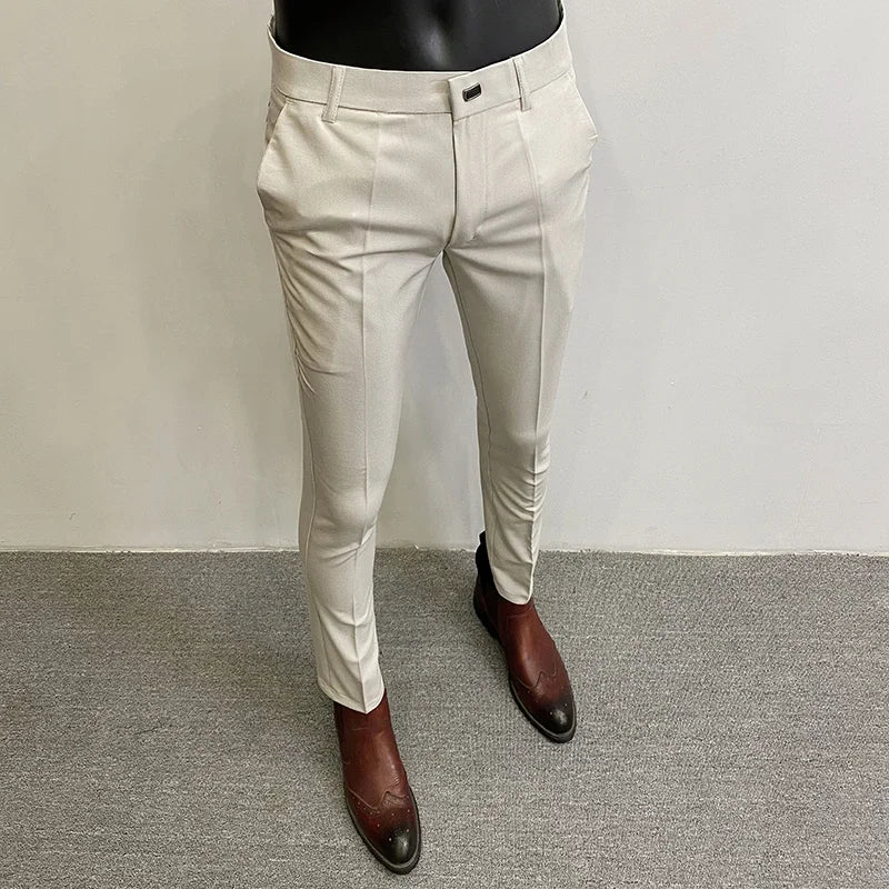 Klassische dunkelblaue Herren Anzughose, elegant für Büro, Events und formelle Anlässe.