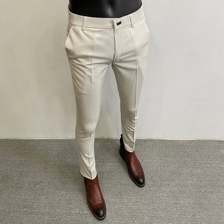 Klassische dunkelblaue Herren Anzughose, elegant für Büro, Events und formelle Anlässe.
