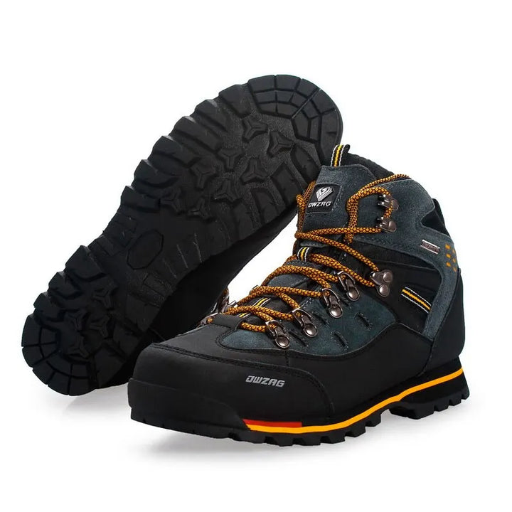 Robuster Herren Wanderstiefel in erdigen Tönen. Perfekt für Trekking, Abenteuer & lange Wanderungen.