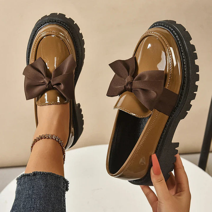 Alltagstaugliche Damen Plateau Schuhe mit Schmetterlingsschleife, modisch & sehr bequem.