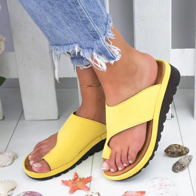 Gepolstertes Fußbett orthopädischer Damen Sandalen, bietet Dämpfung und Unterstützung für gesunde Füße.
