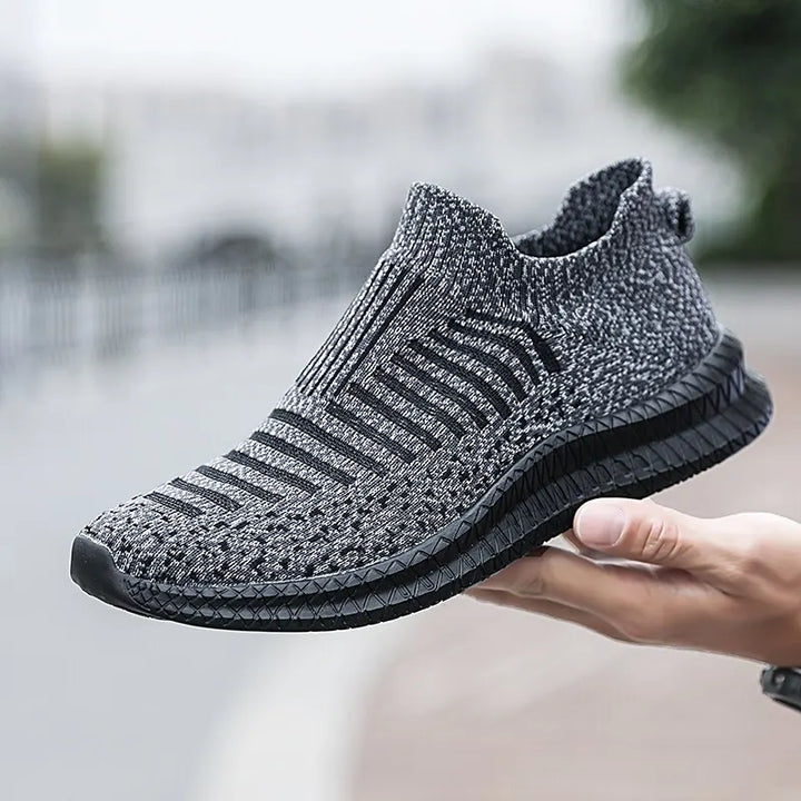 Detailansicht: Atmungsaktives Mesh-Gewebe der Herren Slip-On Sneaker. Leichtes Material für höchsten Komfort.