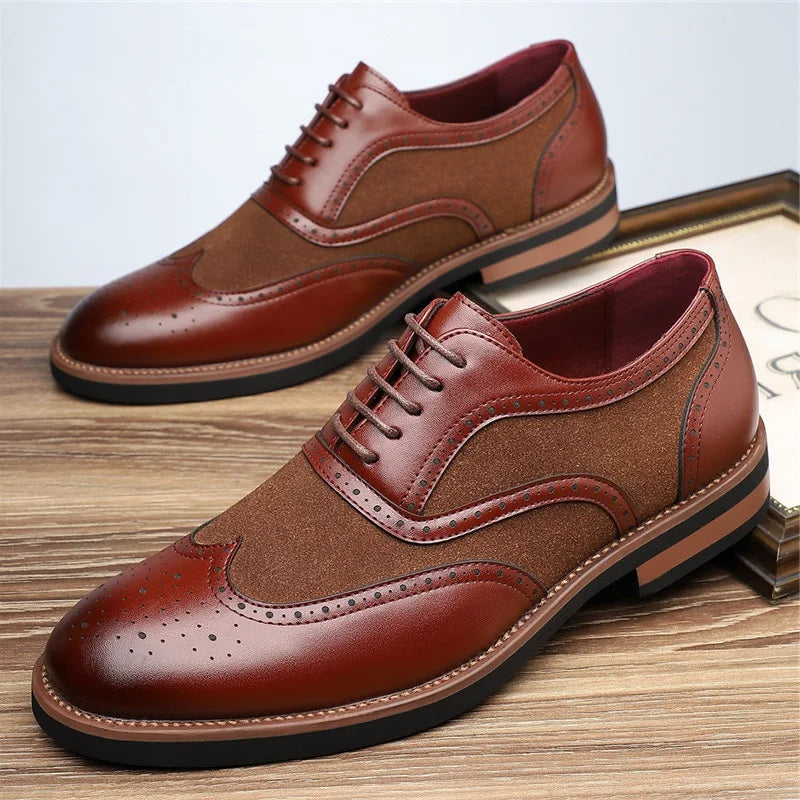 Stilvolle zweifarbige Herren Oxford Schuhe, zeitlose Eleganz & Komfort für den modernen Mann.