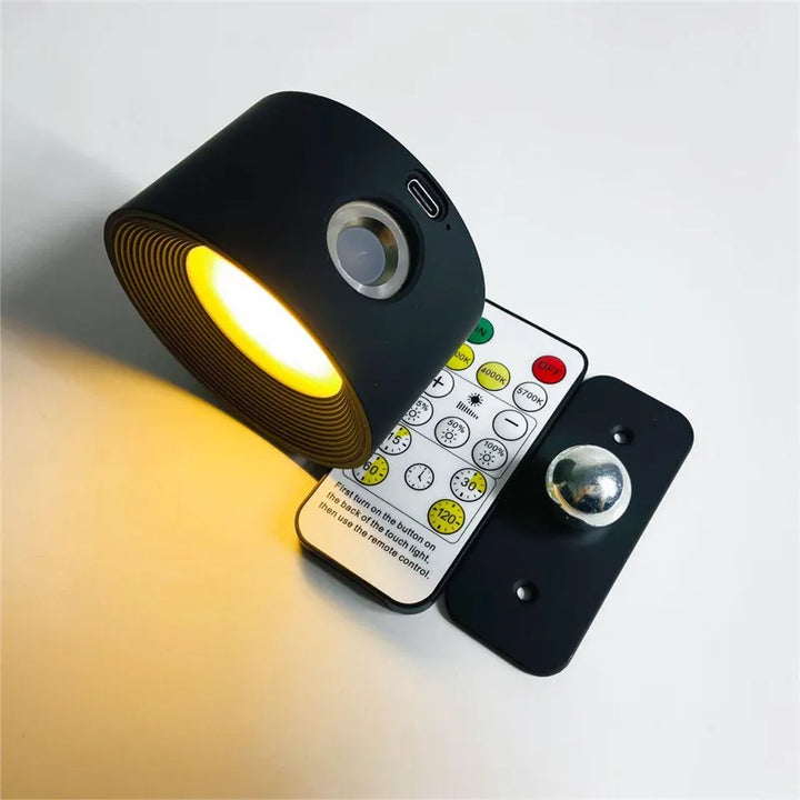 Kabellose, dimmbare LED-Wandleuchte, ideal für Akzentbeleuchtung im Homeoffice.