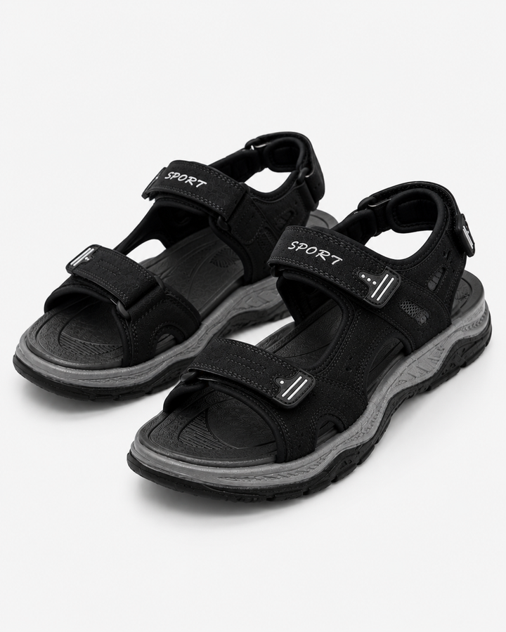 Topansicht: Braune Herren Sandalen mit verstellbaren Riemen & ergonomischer Fußbettung für optimalen Halt.