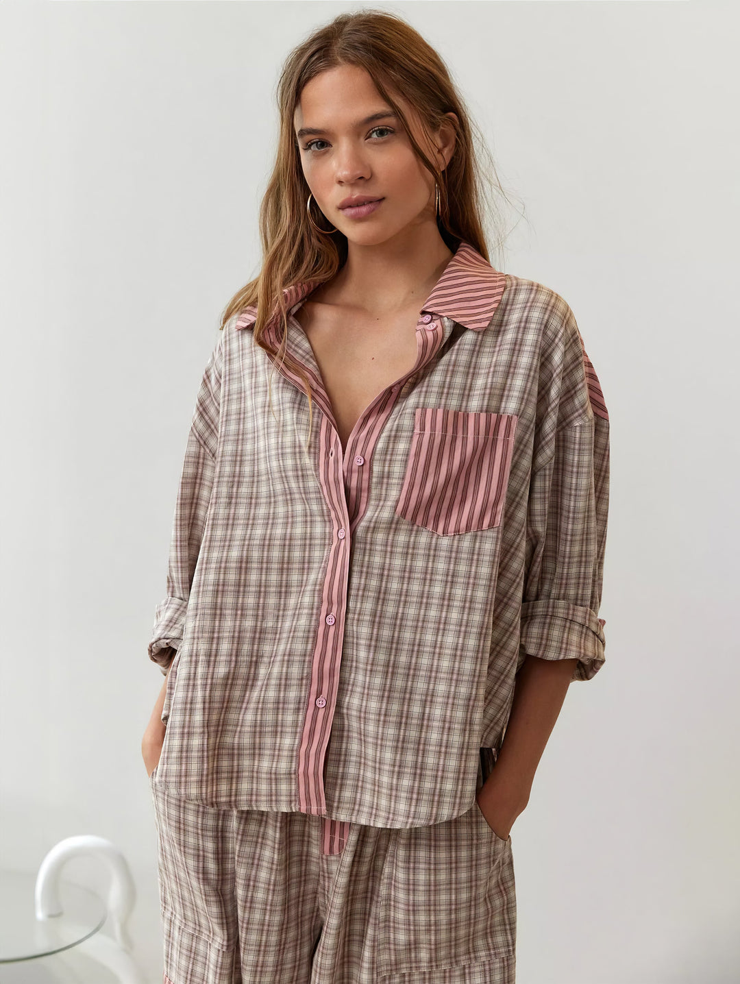 Komfortables Damen Schlafanzug-Set, zweiteilig, weich und elegant, für erholsamen Schlaf.