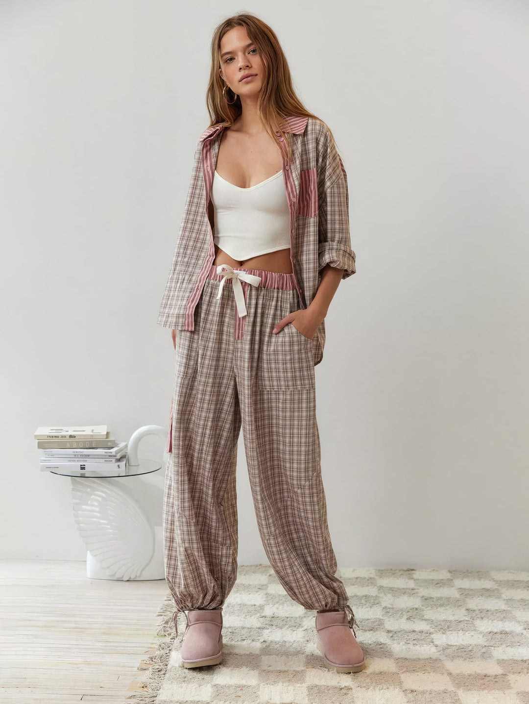 Gefaltetes, luxuriöses Damen Pyjama-Set, 2-teilig, aus weichem Stoff für maximalen Schlafkomfort.