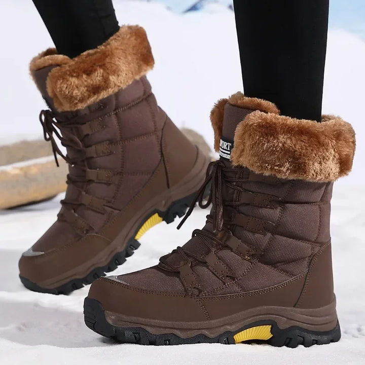 Damen Schneestiefel, warm & rutschfest, perfekt für Outdoor-Abenteuer. Bequeme Winterstiefel mit Plateau für optimalen Halt.