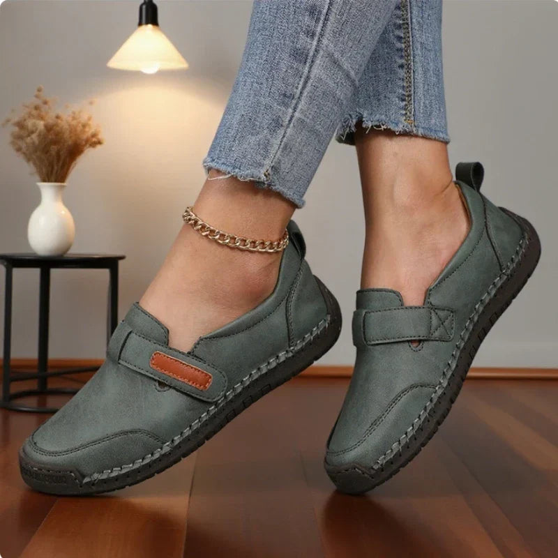 Damen Mokassins mit Klettverschluss für optimalen Komfort. Bequeme Damenschuhe mit flexibler Sohle.