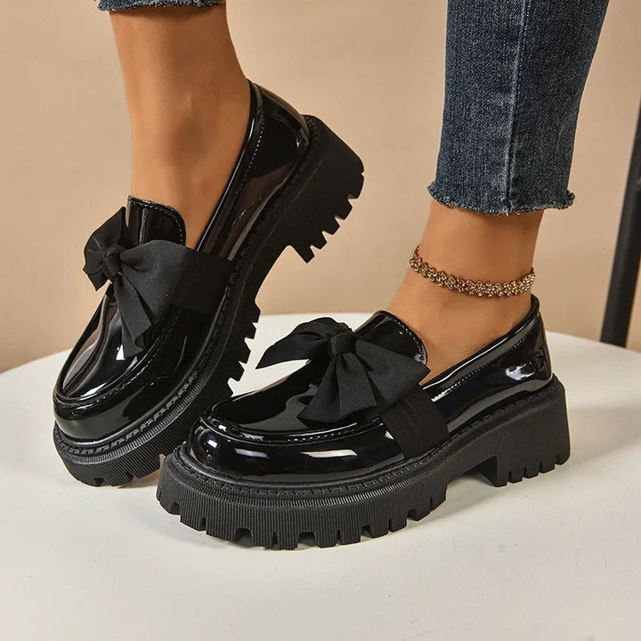 Stylische Rosa Damen Plateau Schuhe mit Schmetterlingsschleife, perfekt für Komfort und Eleganz.