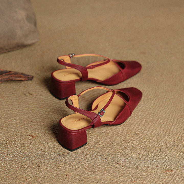 Rote High Heels Pumps mit Blockabsatz und Fesselriemchen, Abendschuhe für Damen.